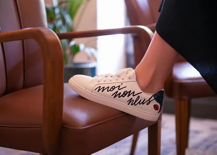 Hôtel De La Porte Dorée